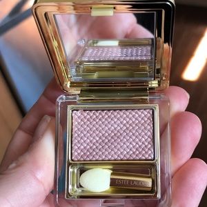 Pure Color Gelee Powder Eyeshadow in Cyber Pink